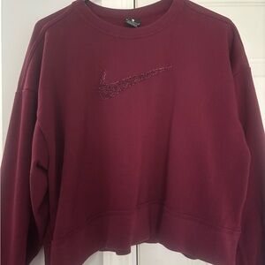 Nike cropped sweatshirt. Maroon color. Great condition